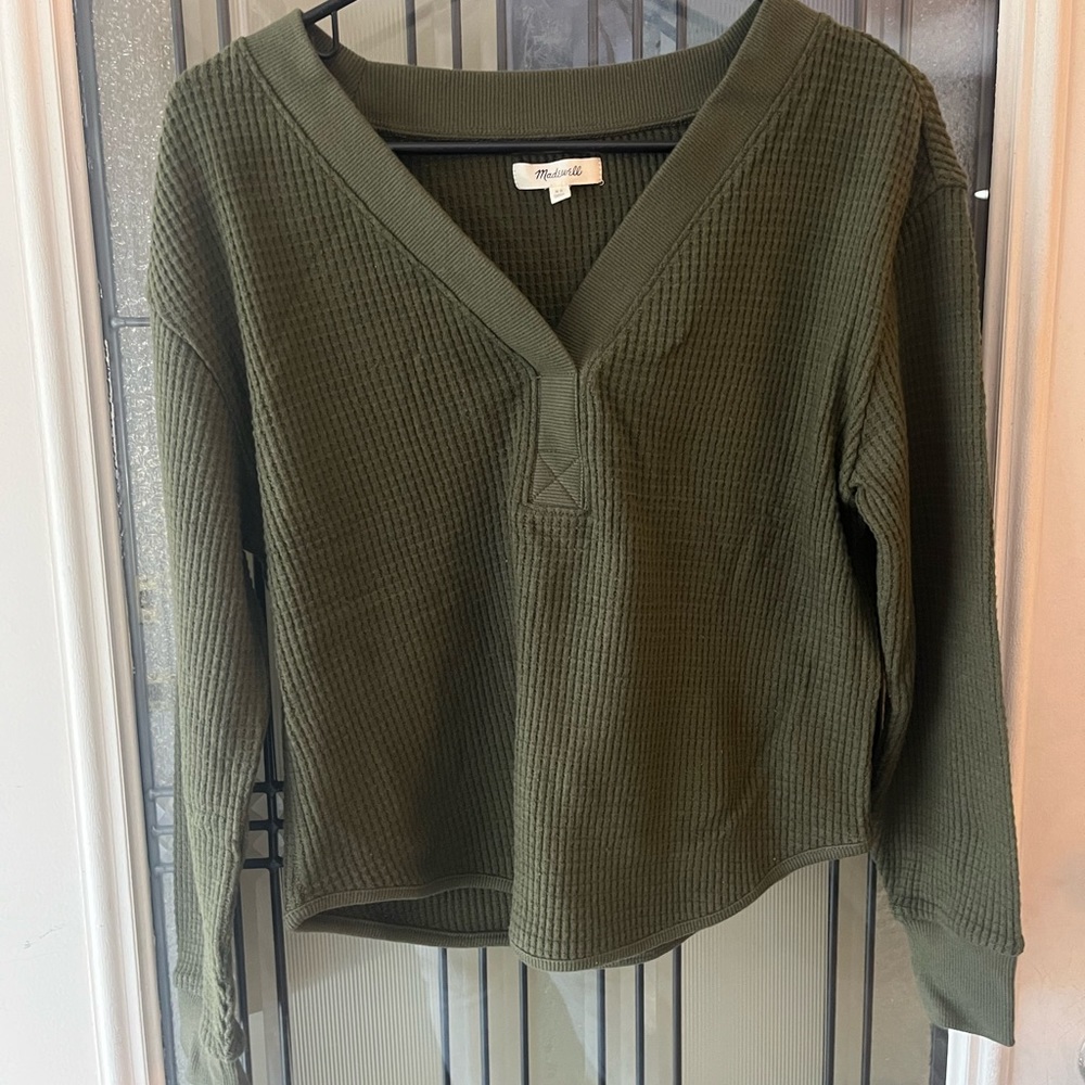 Madewell Brushed Waffle V-Neck Tee in Dried Olive- Size Extra Small